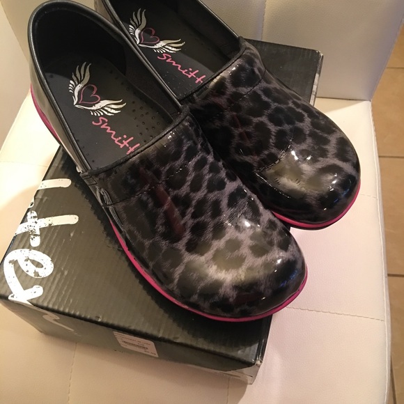 Nursing shoes smitten brand - Picture 2 of 2